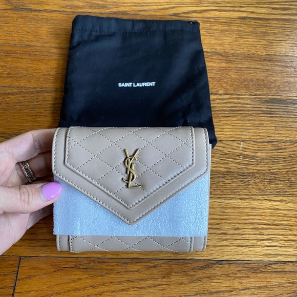 Saint Laurent YSL Gaby Envelope Trifold Quilted Leather Wallet - Picture 11 of 16